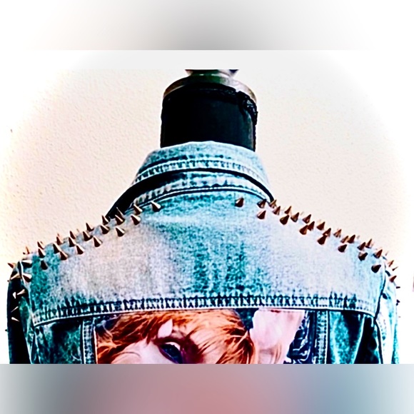 Best jean jacket EVER!!! The material is sewn on the bk with an edgy punk feel. - Picture 4 of 4